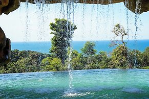 The Peak Sanctuary - Dien Tien Mountain