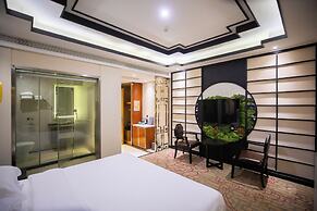 CloudEase International Aparthotel