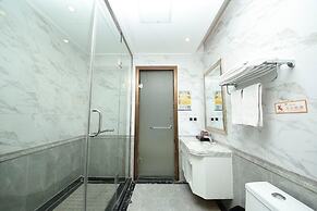 CloudEase International Aparthotel