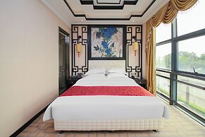 CloudEase International Aparthotel