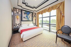 CloudEase International Aparthotel