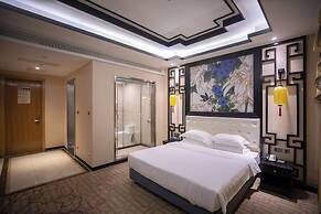 CloudEase International Aparthotel