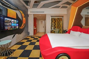 CloudEase International Aparthotel