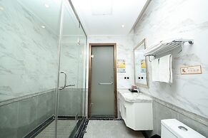 CloudEase International Aparthotel