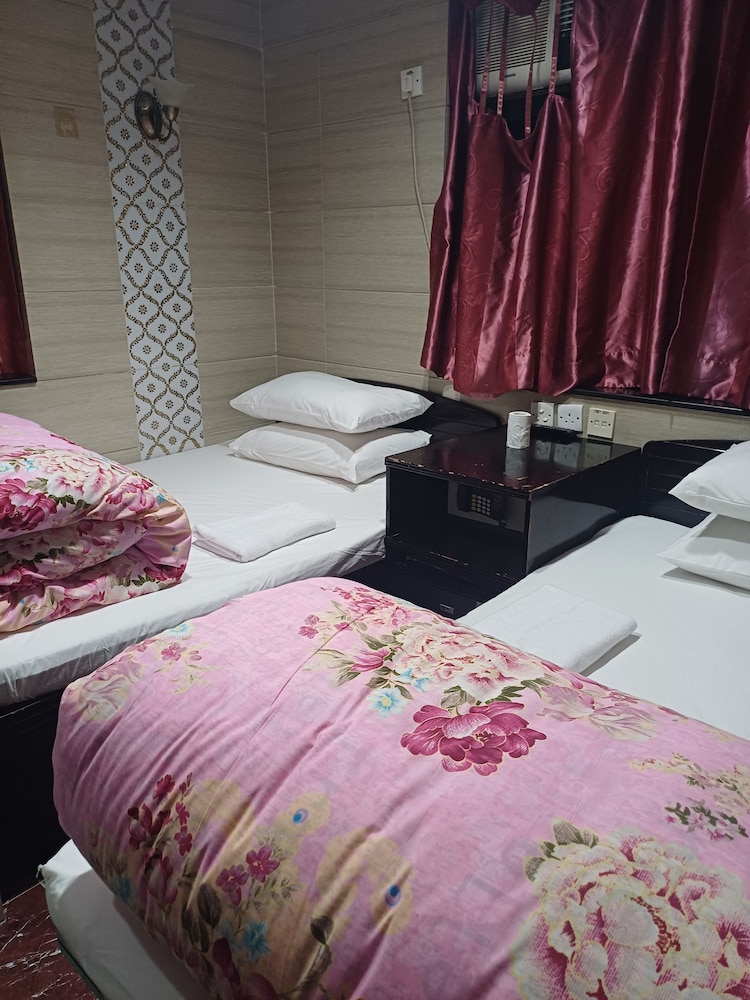 EVEREST BASE CAMP HOSTEL
