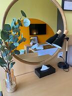 Ceylonz Suites by Mana Mana