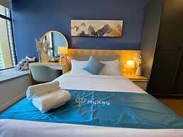 Ceylonz Suites by Mana Mana