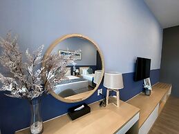 Ceylonz Suites by Mana Mana