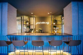 Ceylonz Suites by Mana Mana