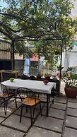 Amora De Cafe & Guest House