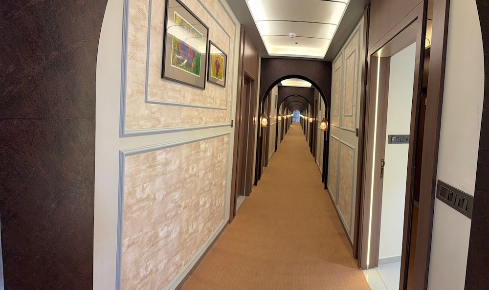 Hotel Vallabh Sky