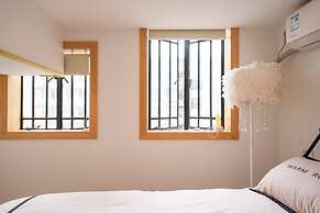Book and Bed - East Nanjing Road