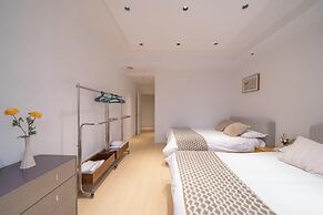 Book and Bed - East Nanjing Road