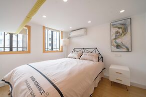 Book and Bed - East Nanjing Road