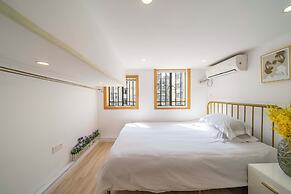 Book and Bed - East Nanjing Road