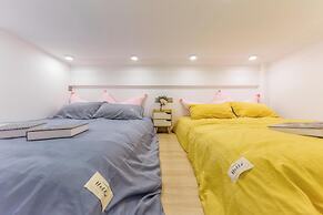 Book and Bed - East Nanjing Road