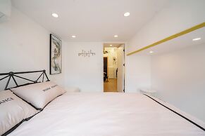 Book and Bed - East Nanjing Road