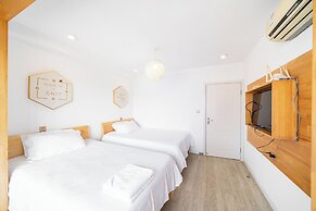 Book and Bed - East Nanjing Road