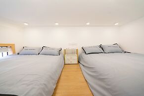 Book and Bed - East Nanjing Road