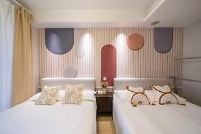 Book and Bed - East Nanjing Road