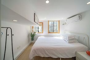Book and Bed - East Nanjing Road
