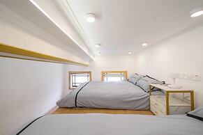 Book and Bed - East Nanjing Road
