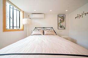 Book and Bed - East Nanjing Road