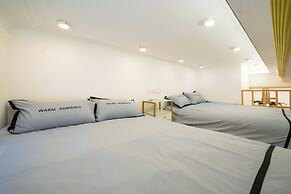 Book and Bed - East Nanjing Road