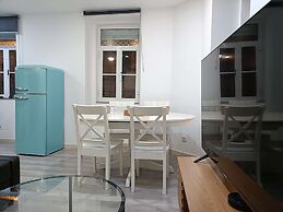 Chic Lisbon Duplex Tram Views Local Vibes