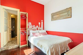 Artistic Alfama 4BR Cathedral Views Tram 28