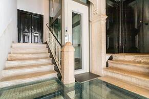 Artistic Alfama 4BR Cathedral Views Tram 28