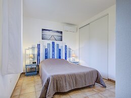 Quiet 6-guest Apartment in Homps
