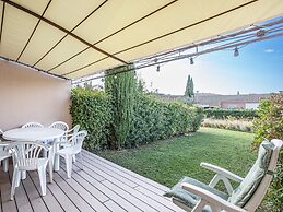 Quiet 6-guest Apartment in Homps