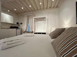 Vicolo Della Scala Rooms - Il Sole