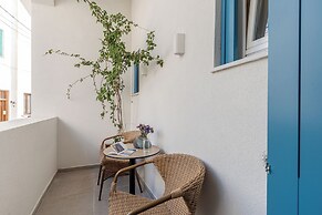 Blue Art Suites