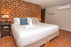 HOTEL LIBRERIA CAFE DE POMBAL