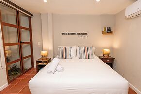 HOTEL LIBRERIA CAFE DE POMBAL