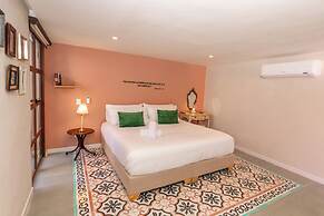 HOTEL LIBRERIA CAFE DE POMBAL