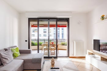 Central Apartment Caniggia 2 With Terrace in Como