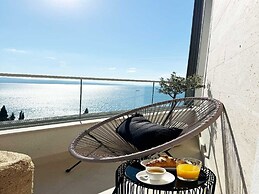 Spacious Villa Apartment With Seaview