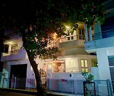 Le French White Villa
