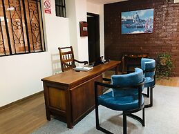 Urban Colonial