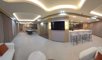 Plaza Court Hotel