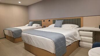 Plaza Court Hotel