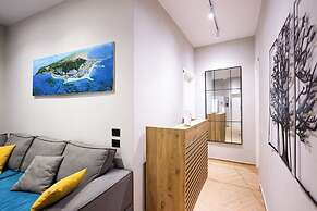 Grandstay Central 104