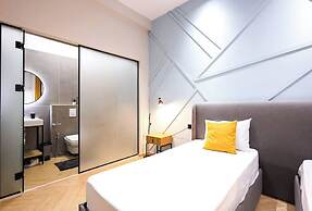 Grandstay Central 104