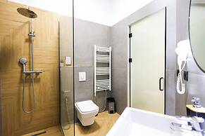 Grandstay Central 102