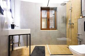 Grandstay Central 102