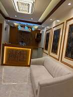 Fabhotel Sahara Inn