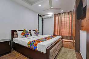 Fabhotel The Royal Inn I